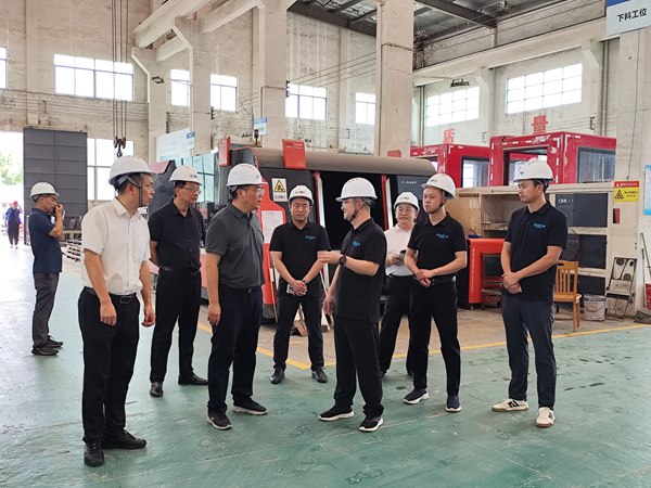 岳阳县委书记肖湘晖莅临3377官网工业考察指导，勉励企业深耕创新、做优做强